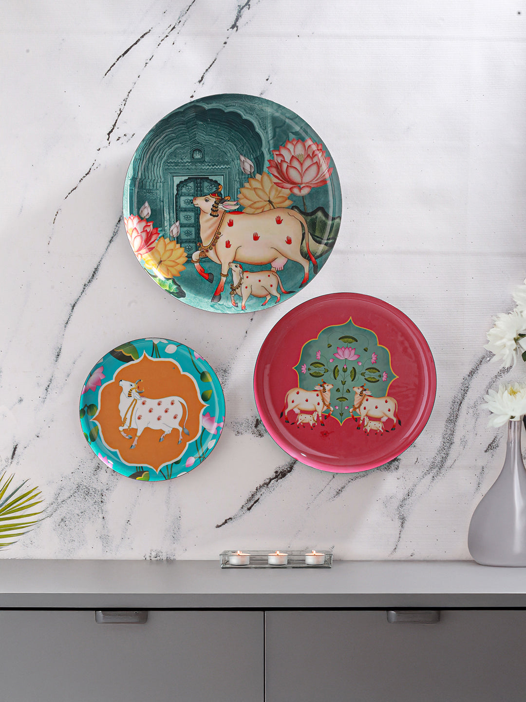 Graceful Pichwai Cow Decor Plate