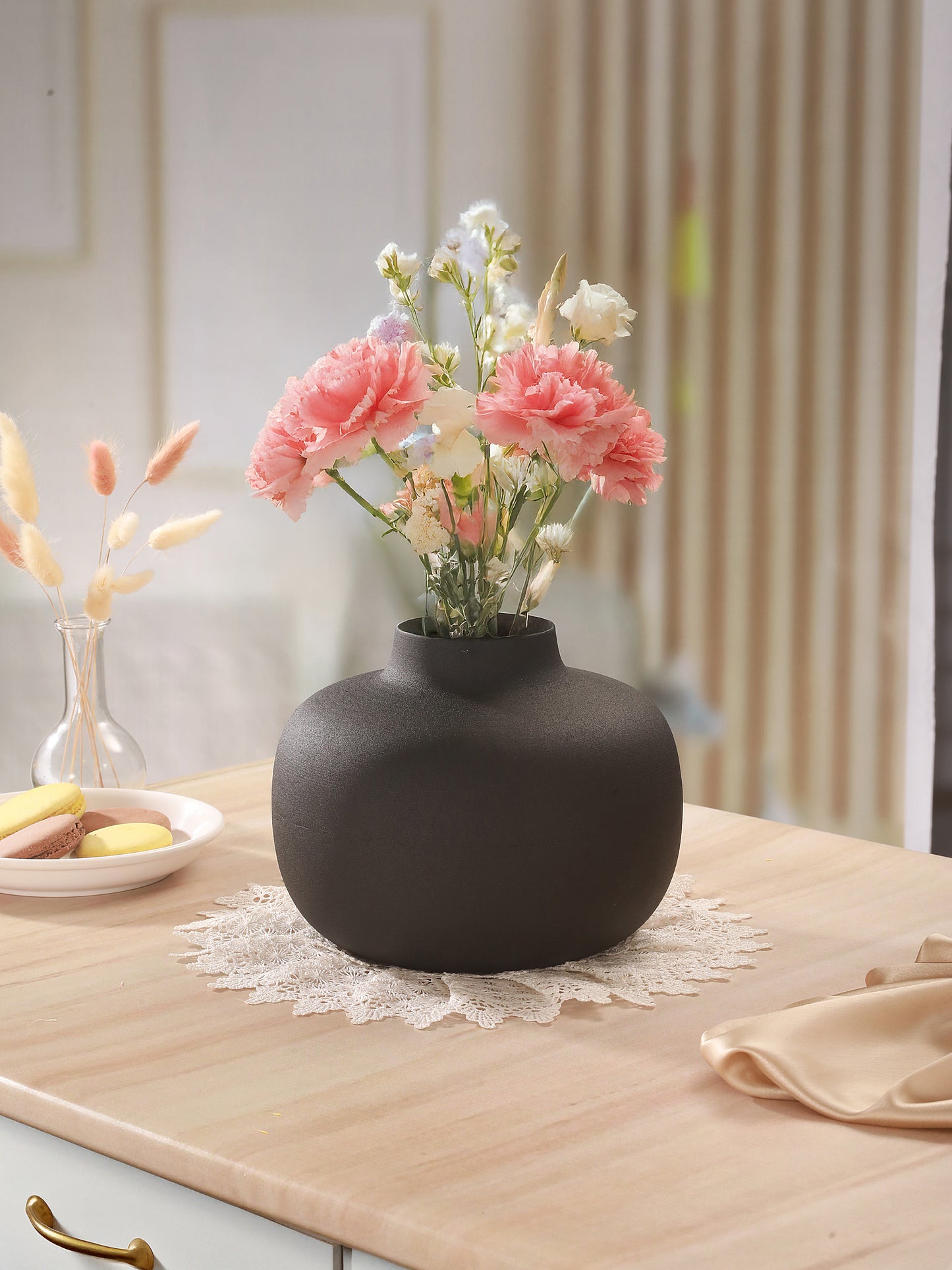 Verda Metal Vase